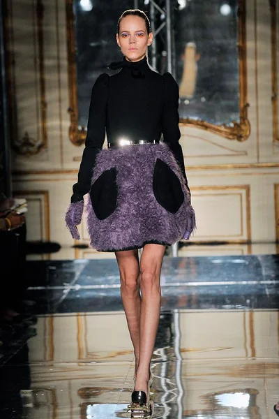 Look 27